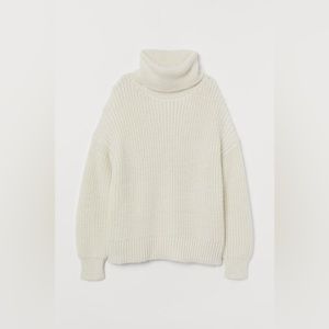 H&M Turtleneck Sweater in Cream White